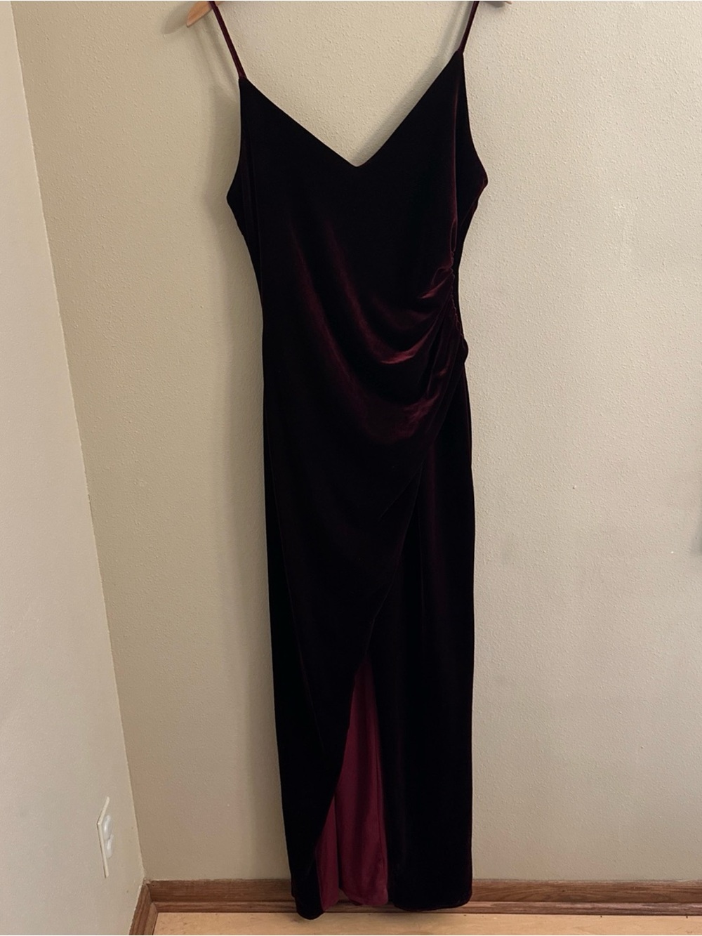 Betsy & Adam Draped Velvet Slit Gown Burgundy Formal Event Sleeveless Size 12